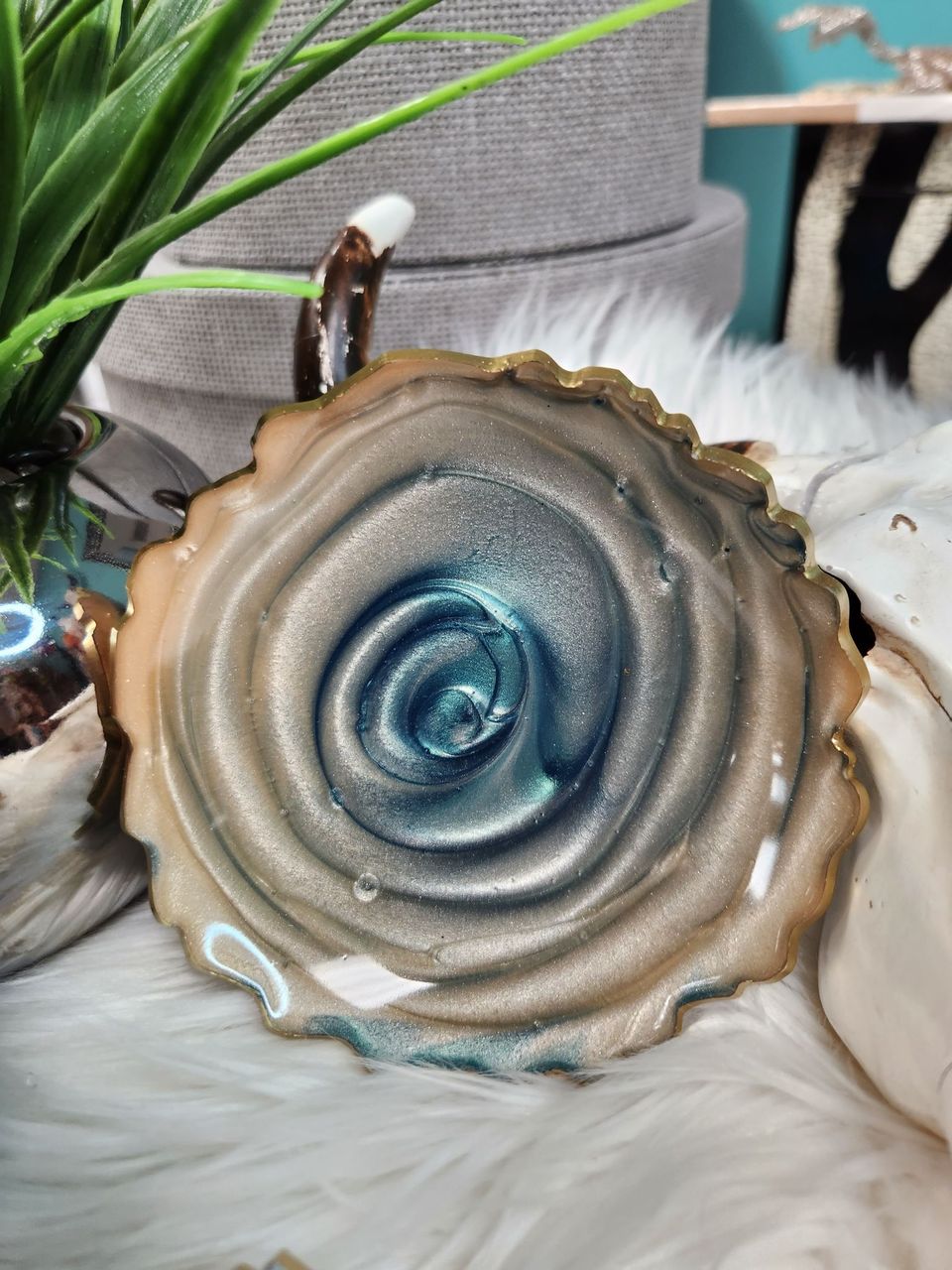 The Mahlia Resin Trinket Bowl