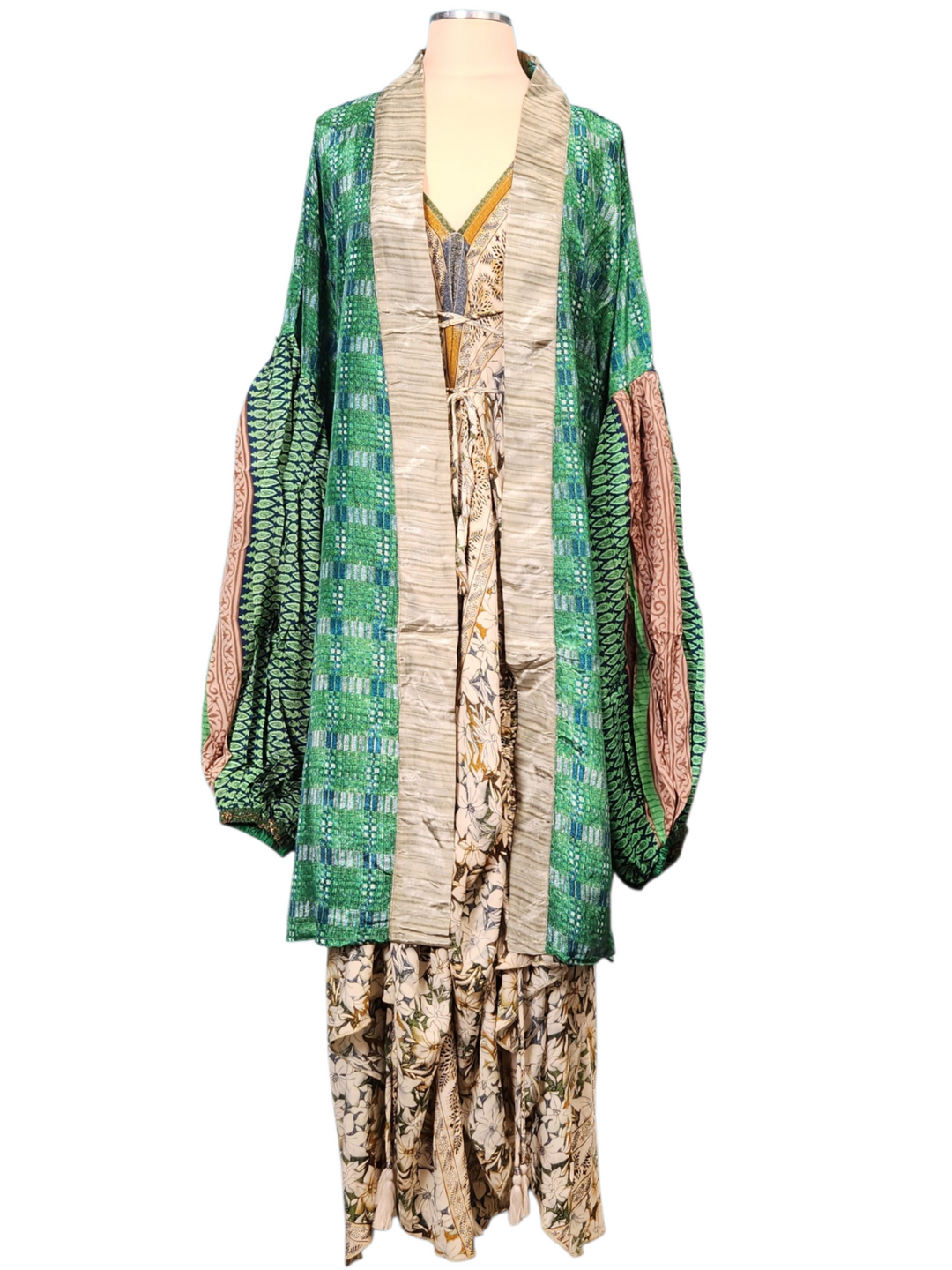 The Emerald Meadow Silk Vault Tulip Arm Short Kimono & Point Dress Set-219