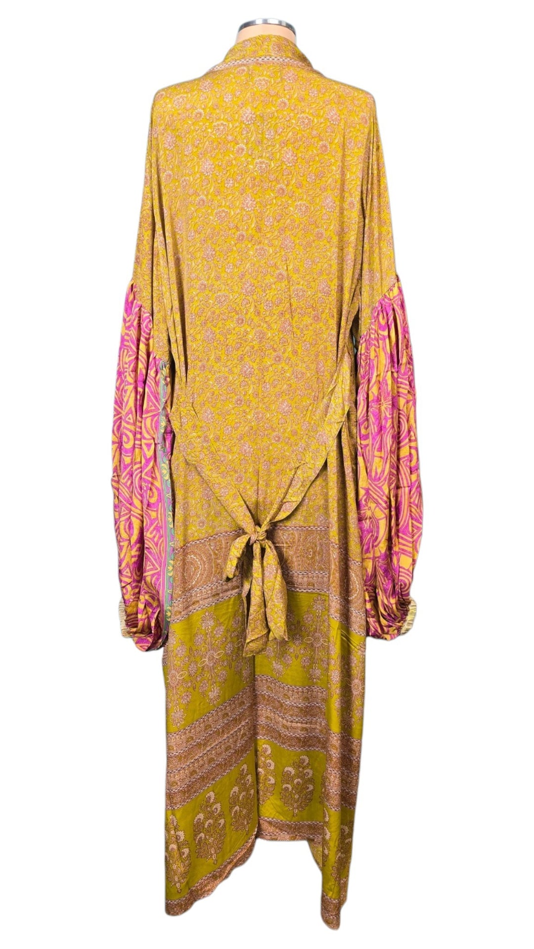 The Golden Mirage Vault Silk Tulip Arm Kimono & Point Dress Set