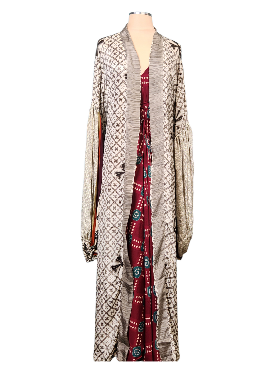 The Desert Pearl Silk Vault Tulip Arm Long Kimono & Point Dress Set-240