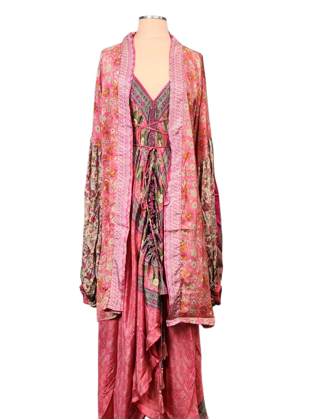 The Pink Petal Paradise Silk Vault Tulip Arm Short Kimono & Point Dress Set-215
