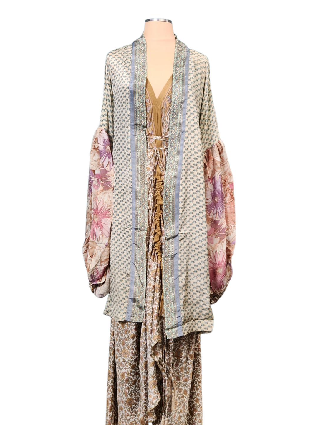 The Blush Meadow Silk Vault Tulip Arm Short Kimono & Point Dress Set-224