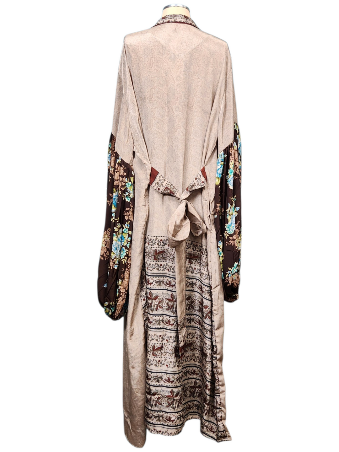 The Azure Bloom Silk Vault Tulip Arm Long Kimono & Point Dress Set-230