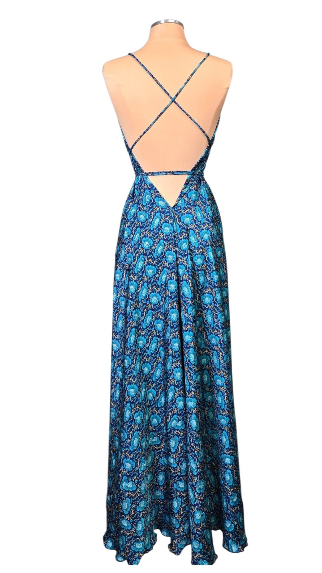 The Ocean Jewel Vault Silk Tulip Arm Kimono & Point Dress Set