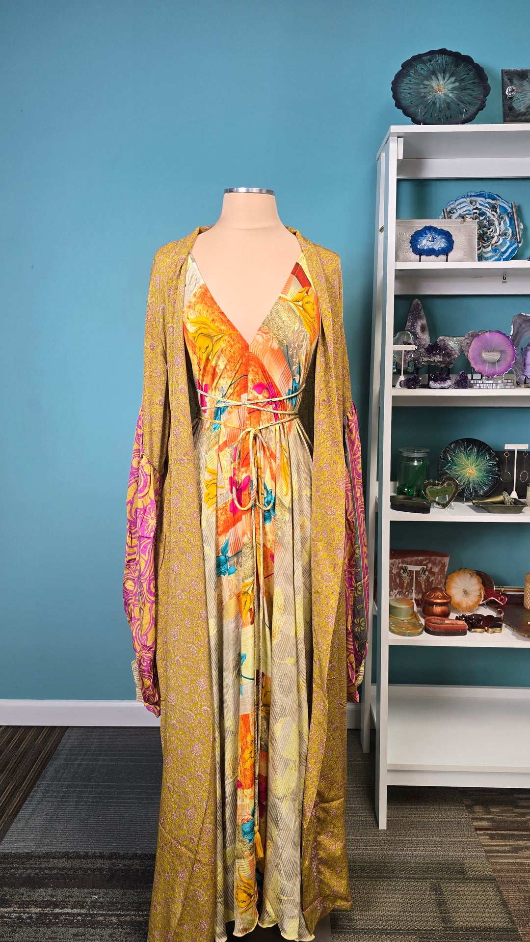 The Golden Mirage Silk Tulip Arm Kimono & Point Dress Set