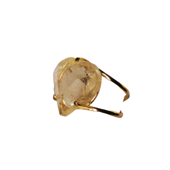 The Honey Glow Heart Quratz Arc Ring