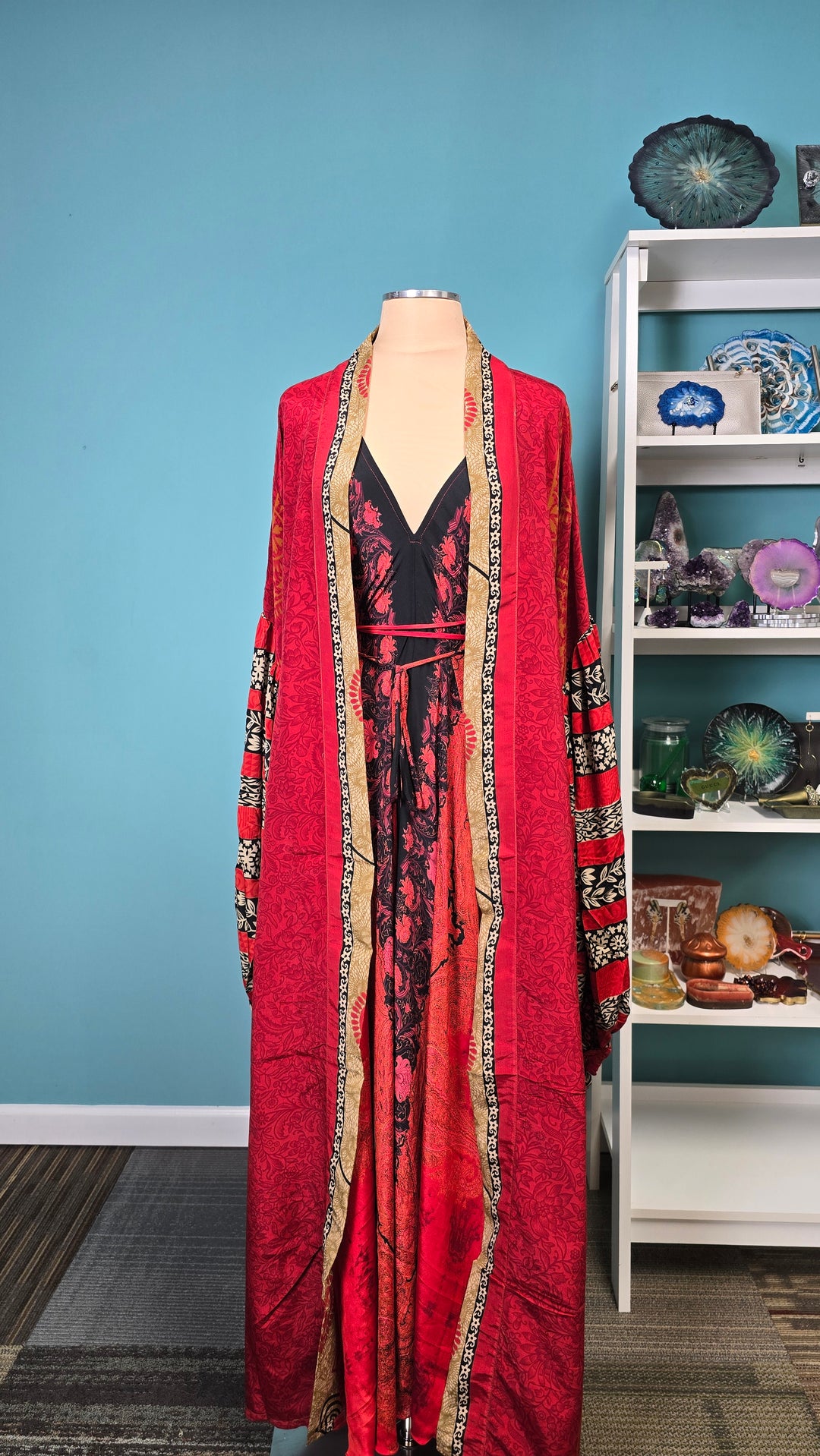 The Ruby Noir Silk Tulip Arm Kimono & Point Dress Set