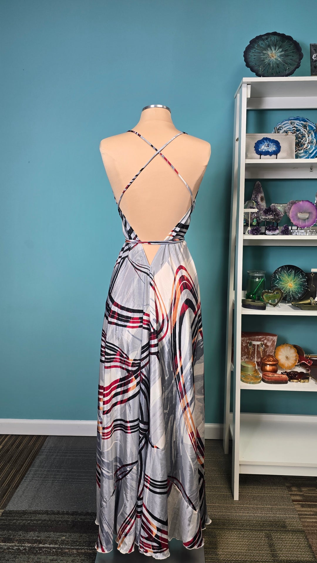 The Crimson Muse Silk Tulip Arm Kimono & Point Dress Set