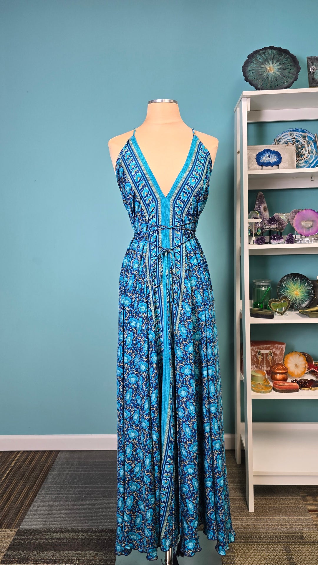 The Ocean Jewel Silk Tulip Arm Kimono & Point Dress Set