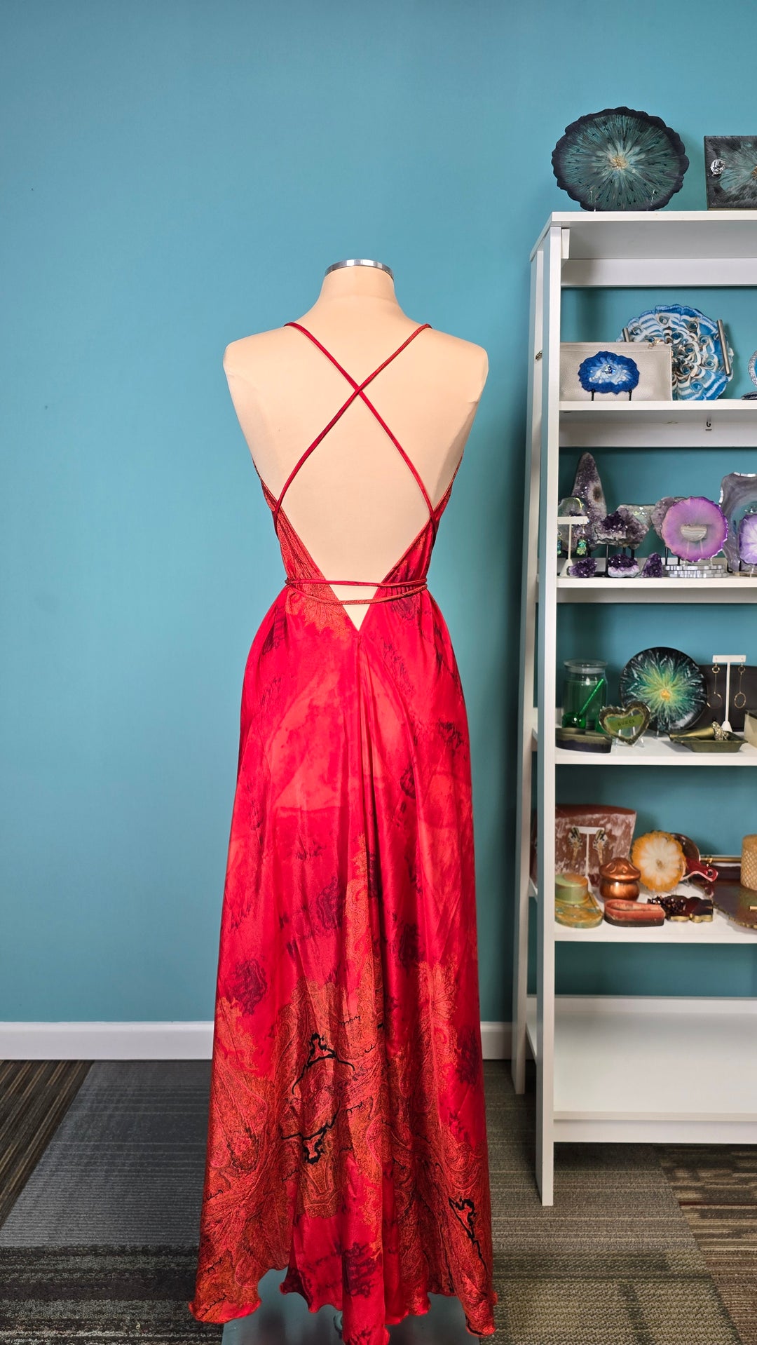The Ruby Noir Silk Tulip Arm Kimono & Point Dress Set