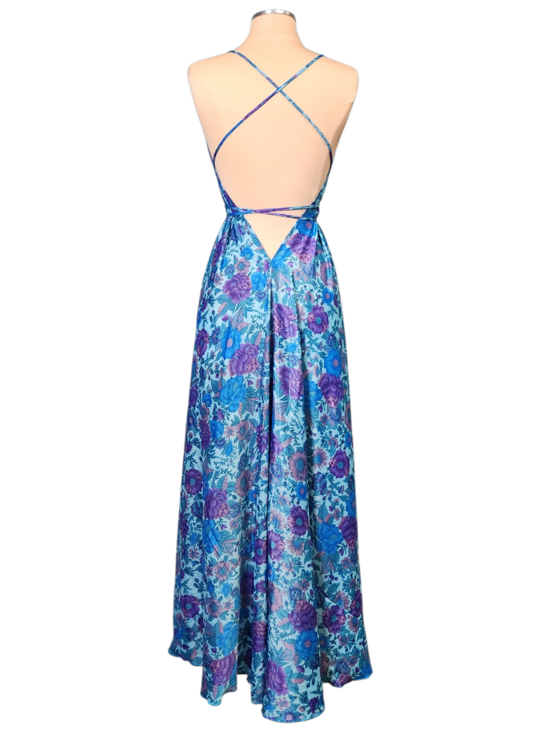 The Bluebell Meadow Point Dress-319