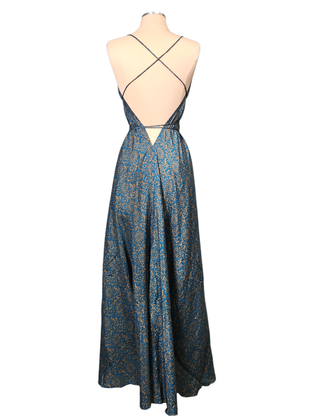 The Blue Porcelain Silk Vault Tulip Arm Long Kimono & Point Dress Set-232