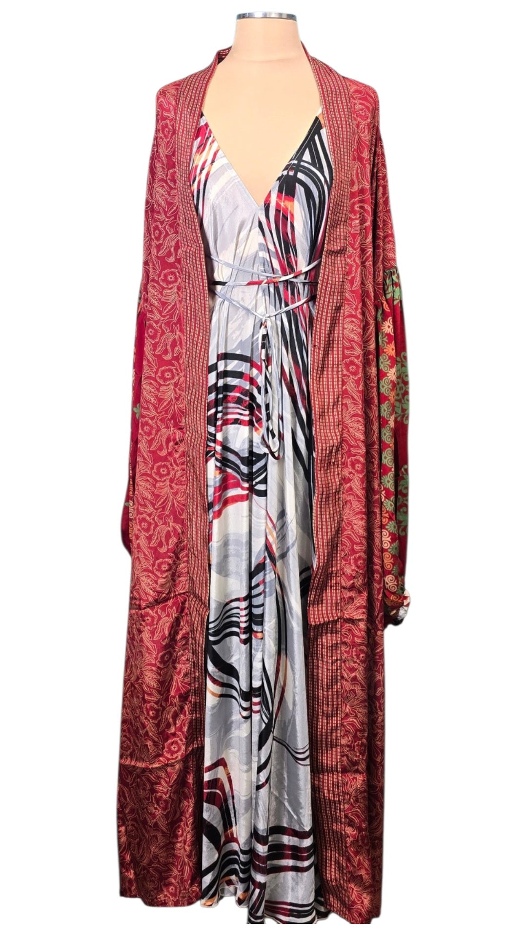 The Crimson Muse Vault Silk Tulip Arm Kimono & Point Dress Set
