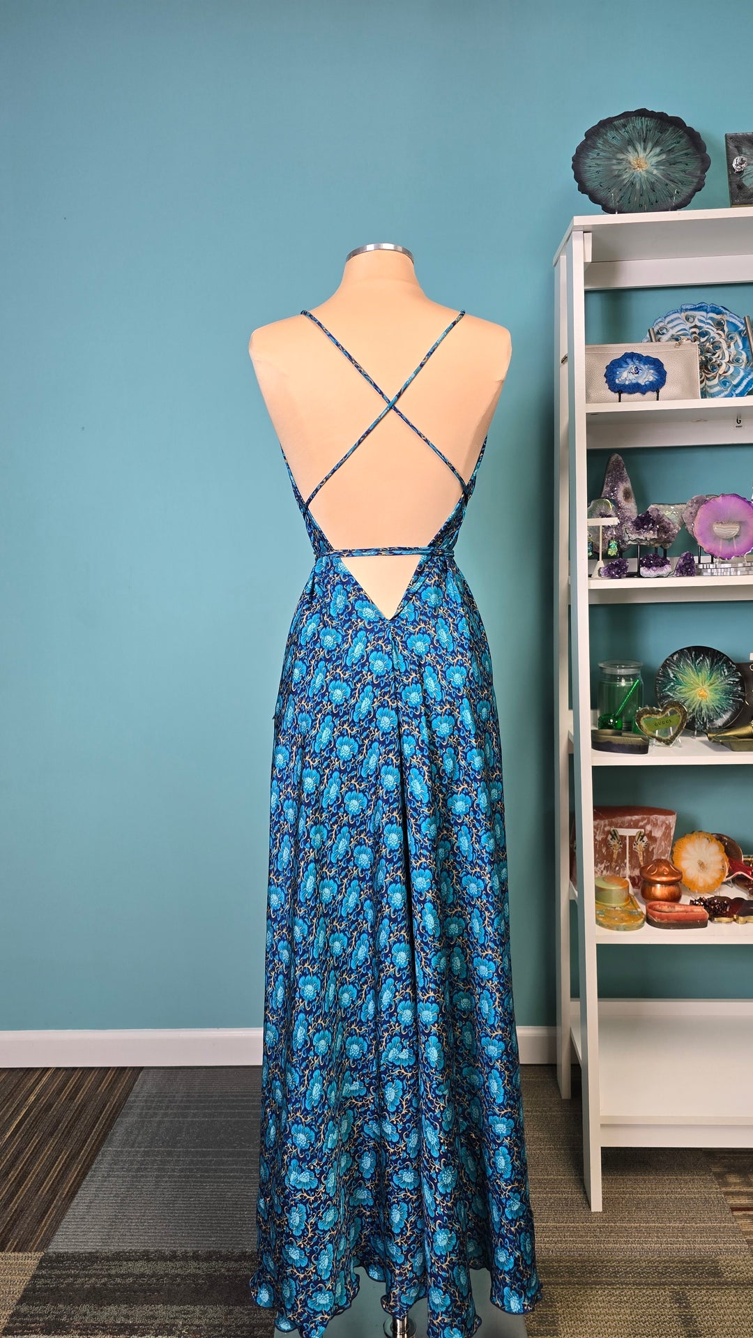The Ocean Jewel Silk Tulip Arm Kimono & Point Dress Set