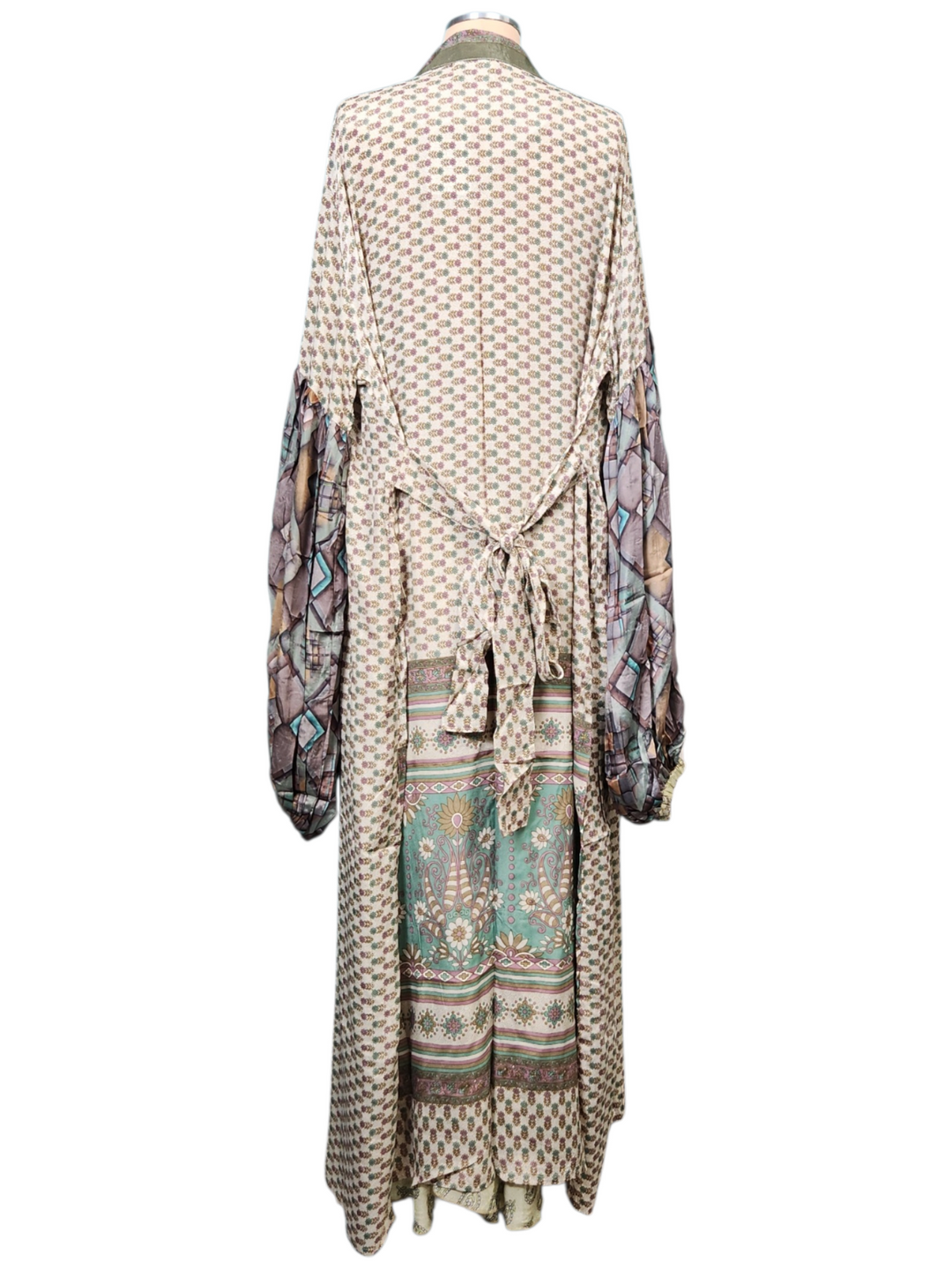 The Vintage Muse Silk Vault Tulip Arm Long Kimono & Point Dress Set-234