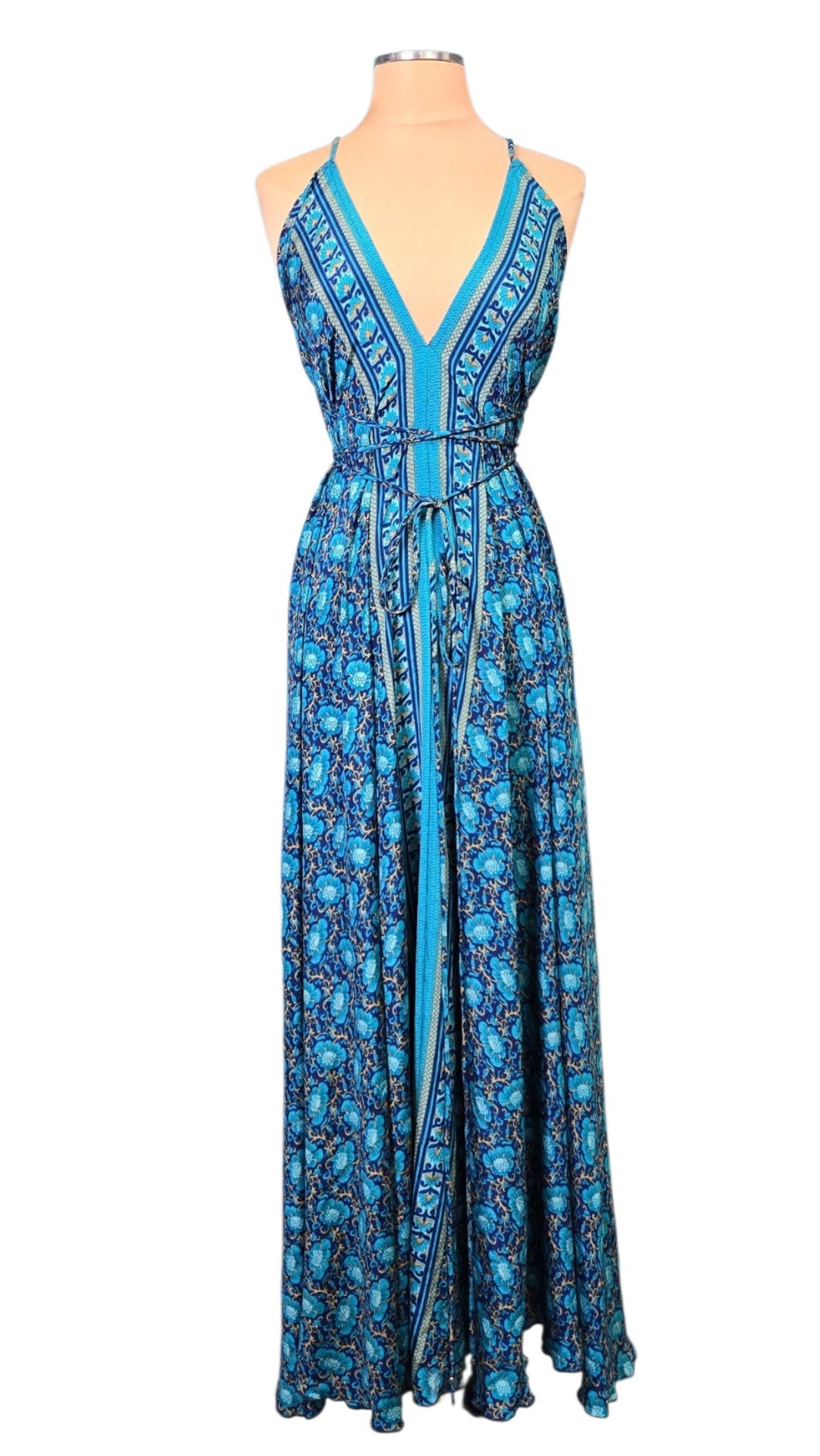 The Ocean Jewel Vault Silk Tulip Arm Kimono & Point Dress Set