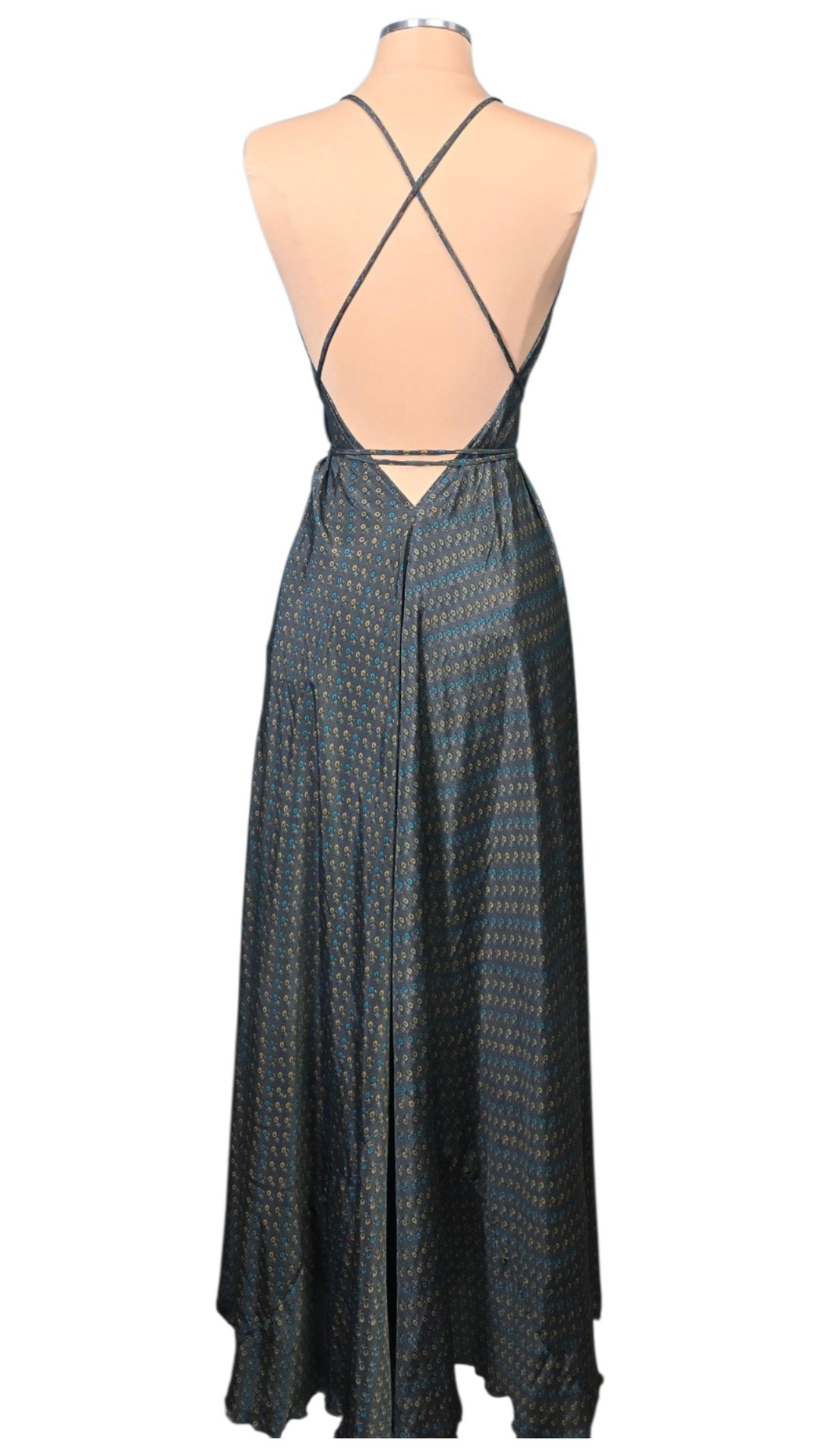 The Midnight Saffron Vault Silk Tulip Arm Kimono & Point Dress Set