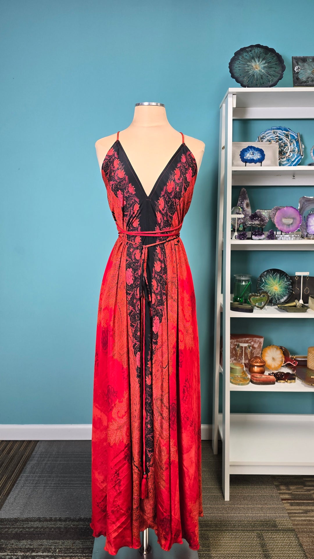 The Ruby Noir Silk Tulip Arm Kimono & Point Dress Set