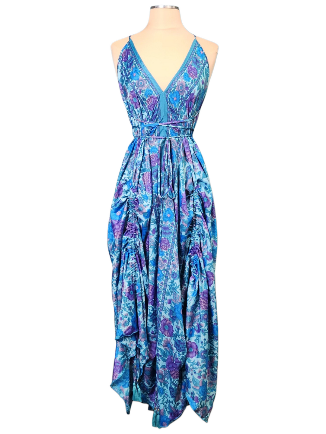 The Bluebell Meadow Point Dress-319