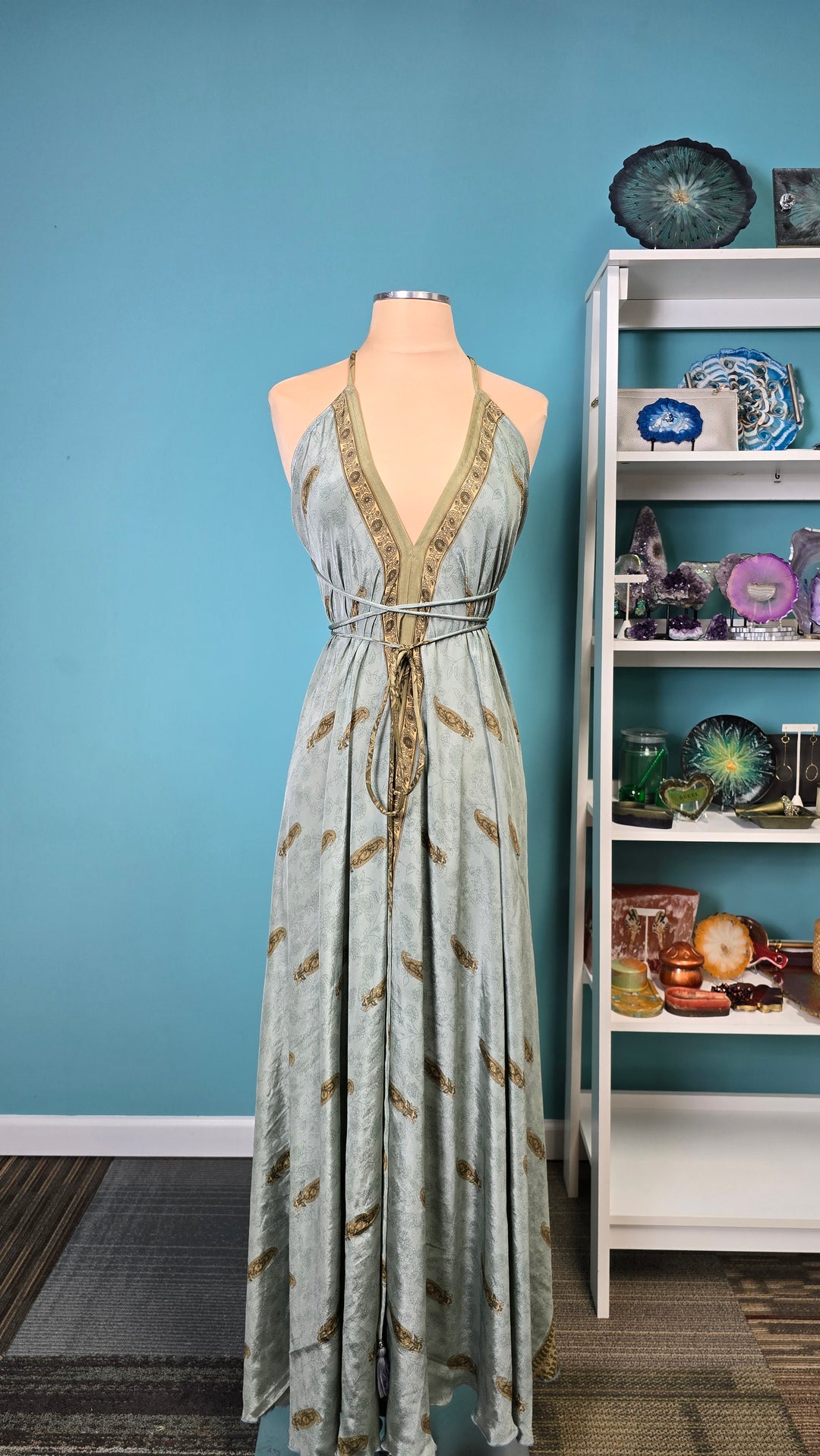 The Moonlit Paisley Silk Tulip Arm Kimono & Point Dress Set