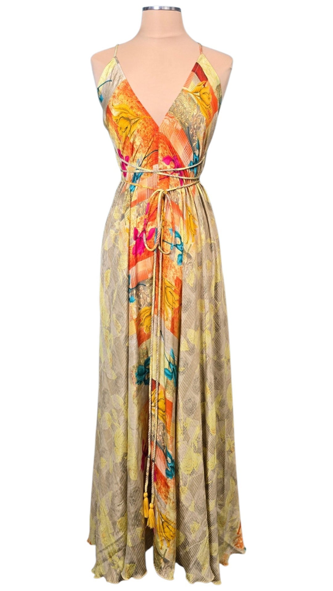 The Golden Mirage Vault Silk Tulip Arm Kimono & Point Dress Set