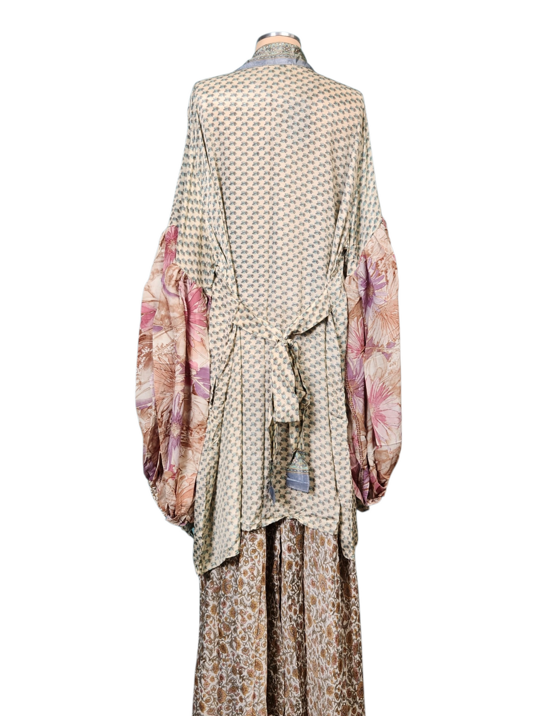 The Blush Meadow Silk Vault Tulip Arm Short Kimono & Point Dress Set-224