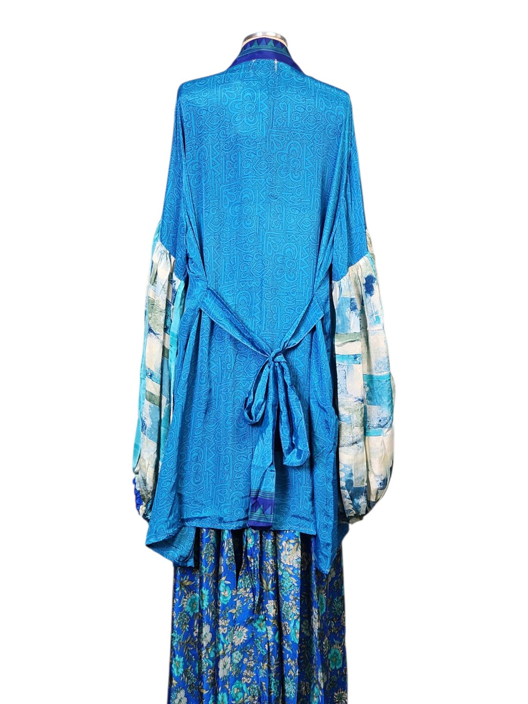The Sapphire Seas Silk Vault Tulip Arm Short Kimono & Point Dress Set-230