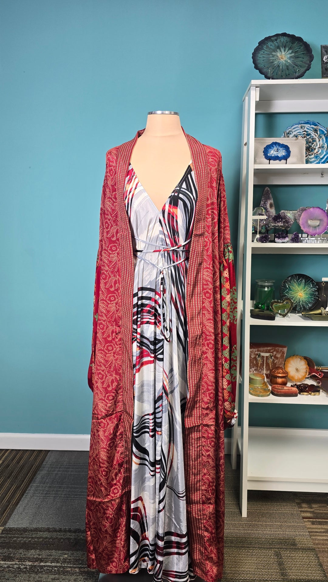 The Crimson Muse Silk Tulip Arm Kimono & Point Dress Set