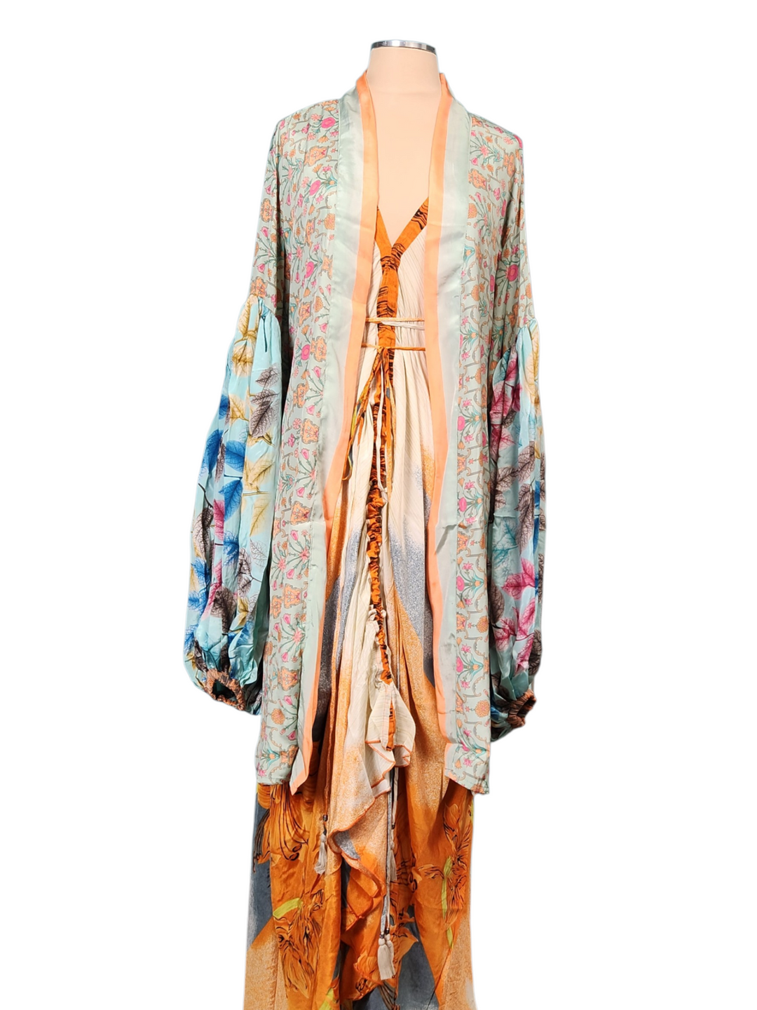The Sunlit Oasis Silk Vault Tulip Arm Short Kimono & Point Dress Set-210