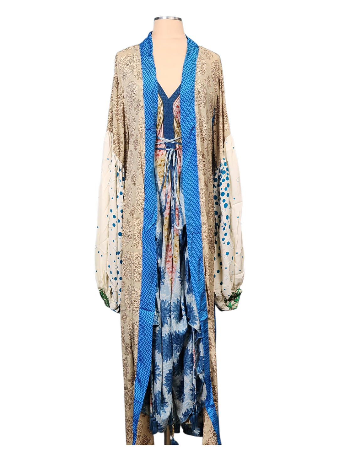 The Blue Horizon Silk Vault Tulip Arm Long Kimono & Point Dress Set-234